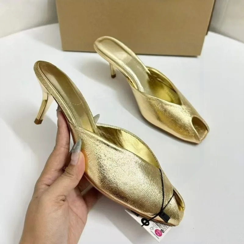 Escarpins de créateur dorés po - Luxury Lifestyle avis et prix